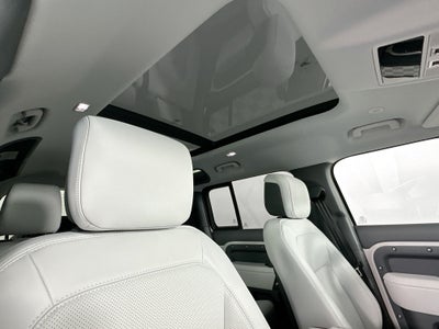 2026 Land Rover Defender 110 X-Dynamic SE