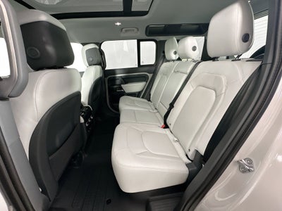 2026 Land Rover Defender 110 X-Dynamic SE