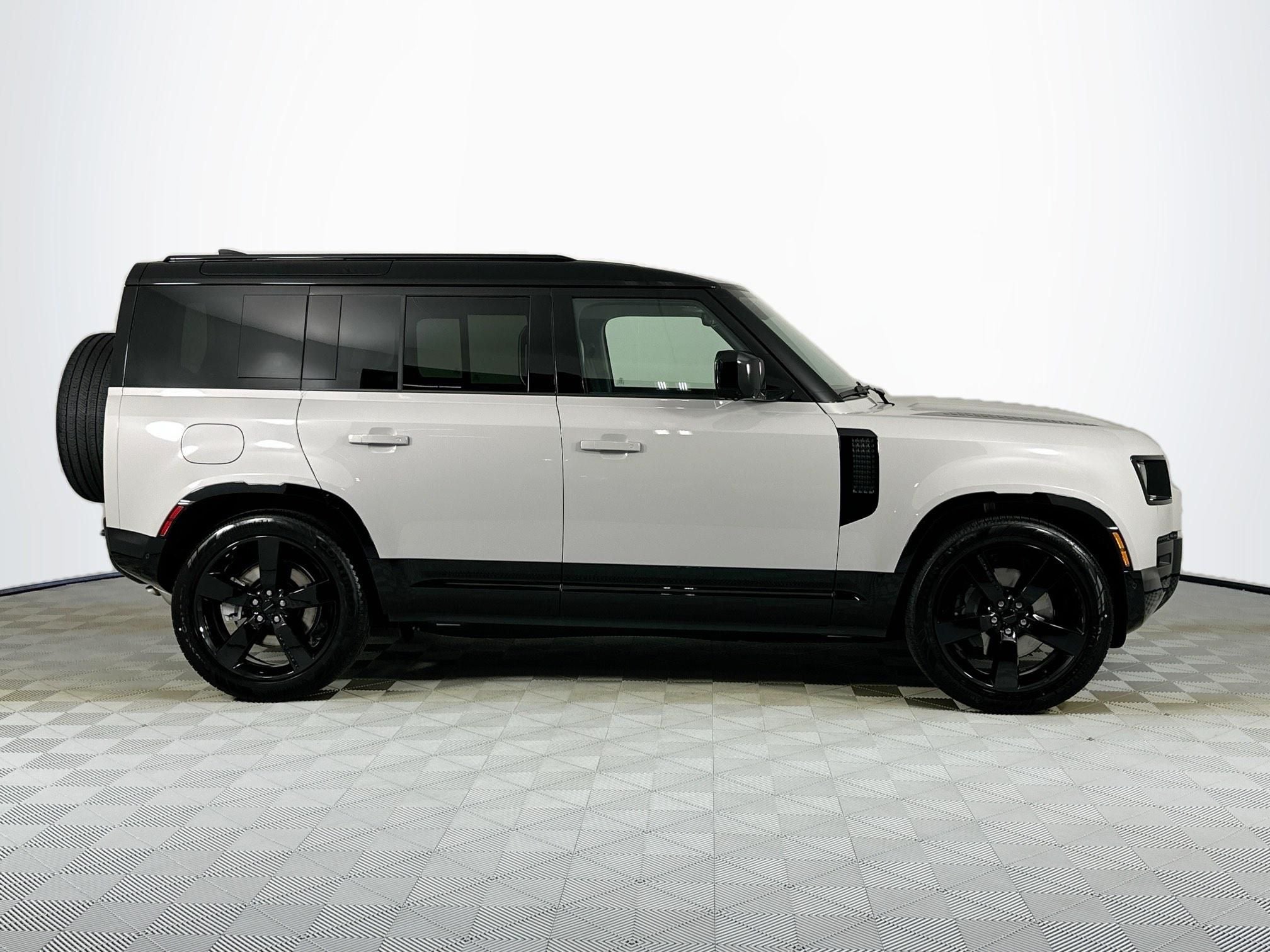 2026 Land Rover Defender 110 X-Dynamic SE