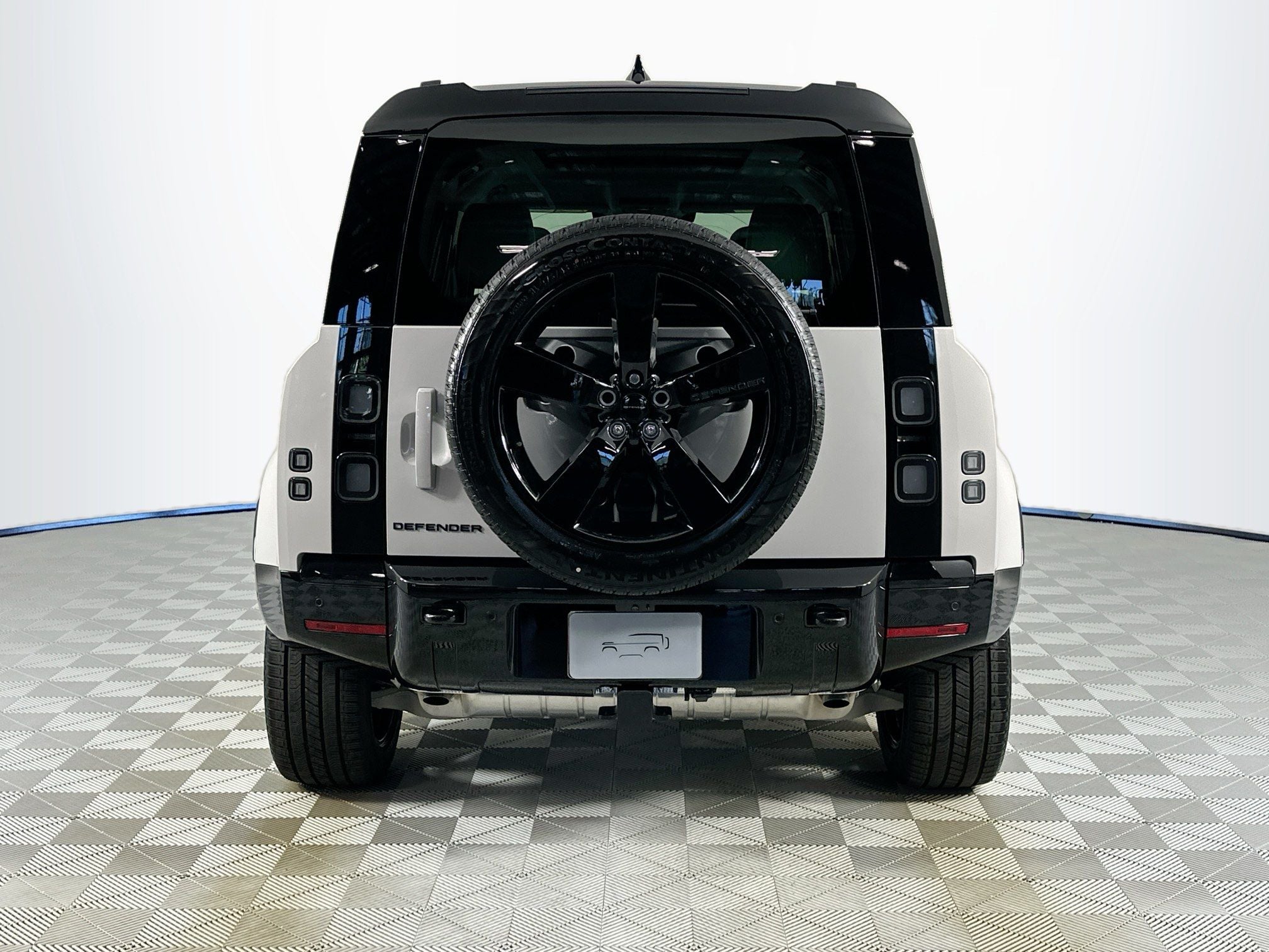 2026 Land Rover Defender 110 X-Dynamic SE