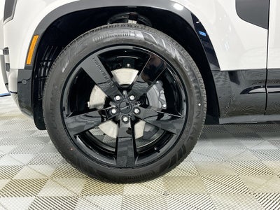 2026 Land Rover Defender 110 X-Dynamic SE