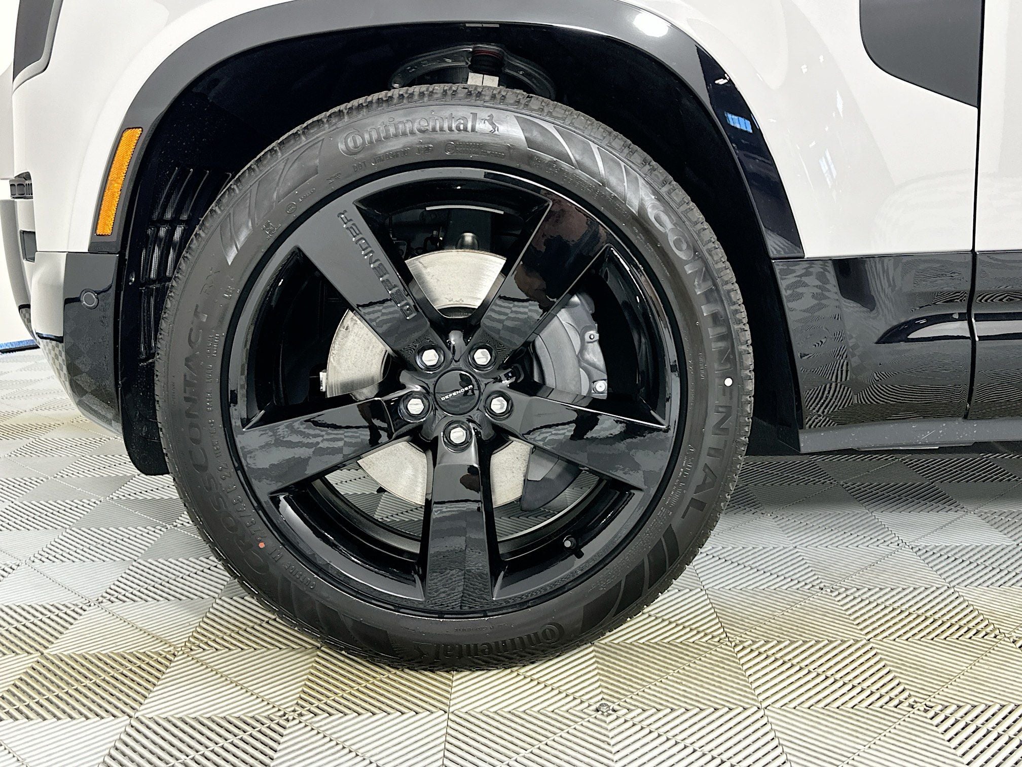 2026 Land Rover Defender 110 X-Dynamic SE