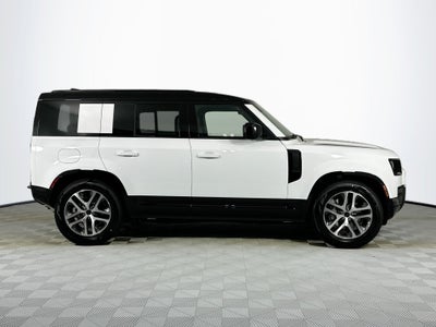 2026 Land Rover Defender 110 X-Dynamic SE