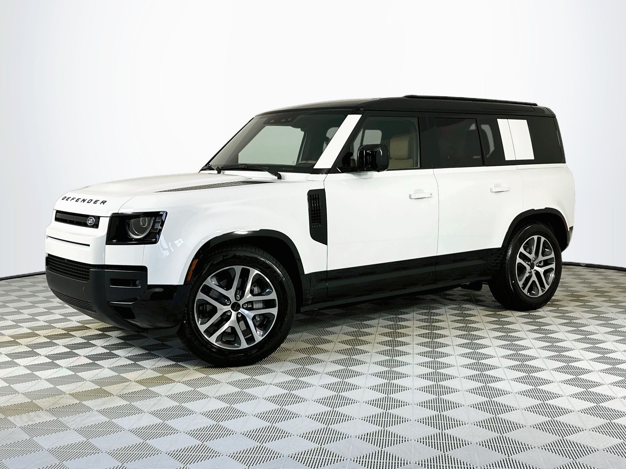 2026 Land Rover Defender 110 X-Dynamic SE