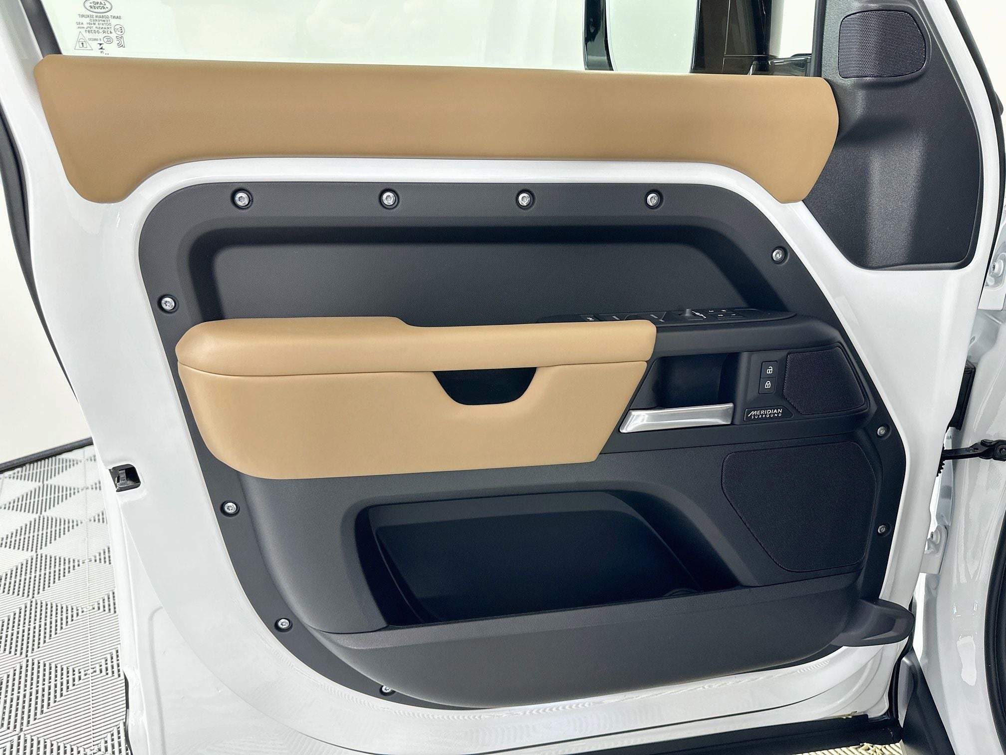 2026 Land Rover Defender 110 X-Dynamic SE