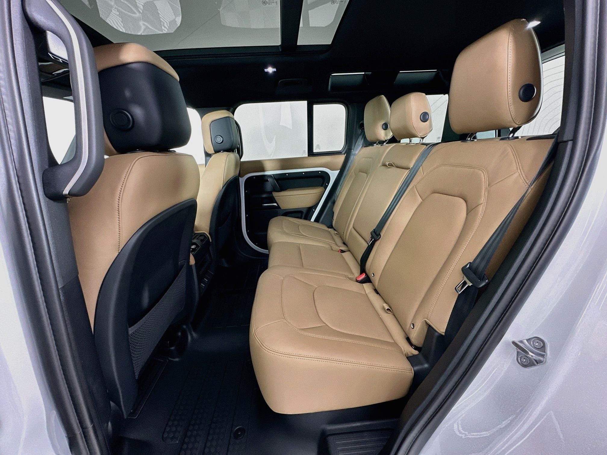 2026 Land Rover Defender 110 X-Dynamic SE