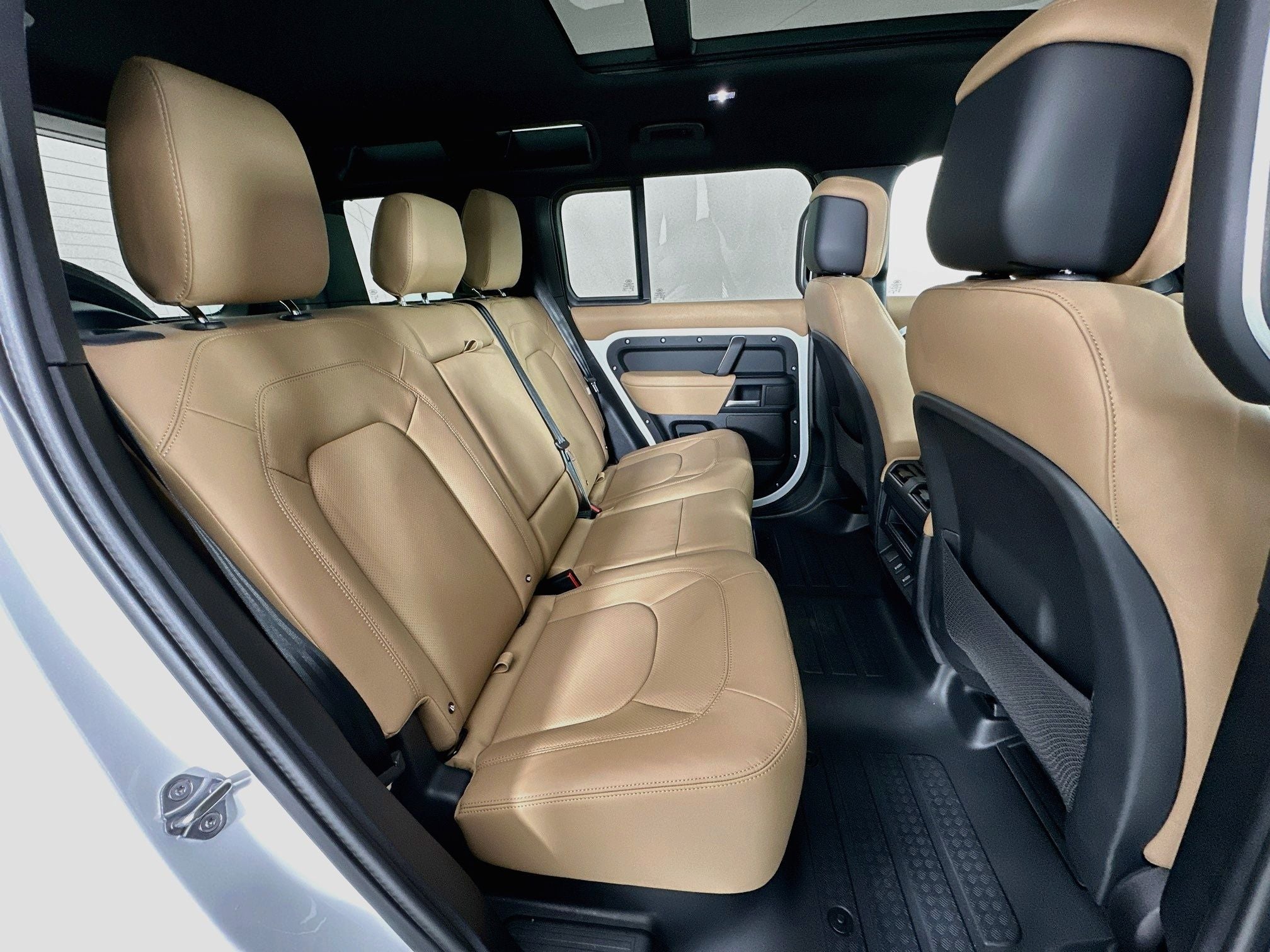 2026 Land Rover Defender 110 X-Dynamic SE