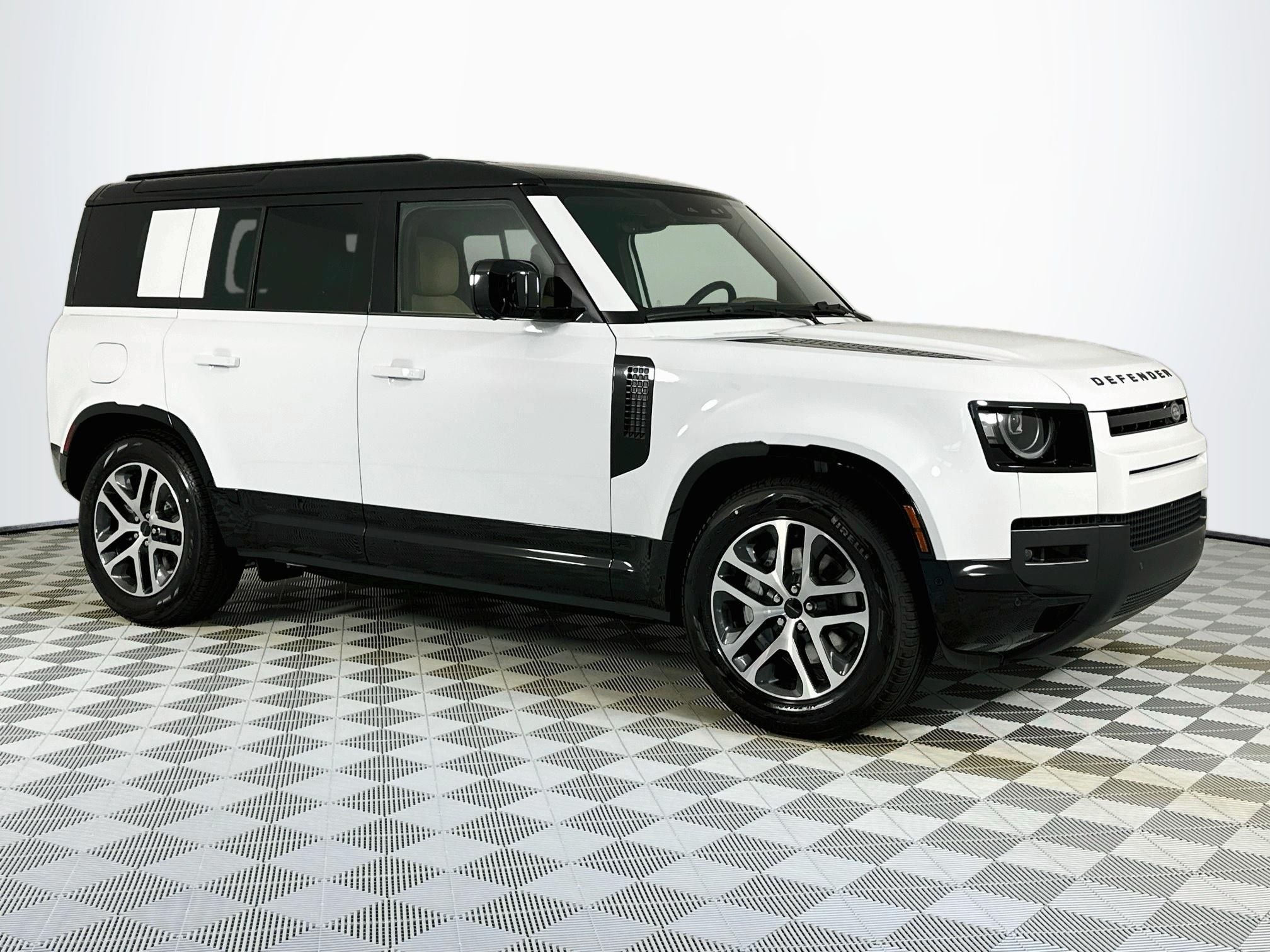 2026 Land Rover Defender 110 X-Dynamic SE