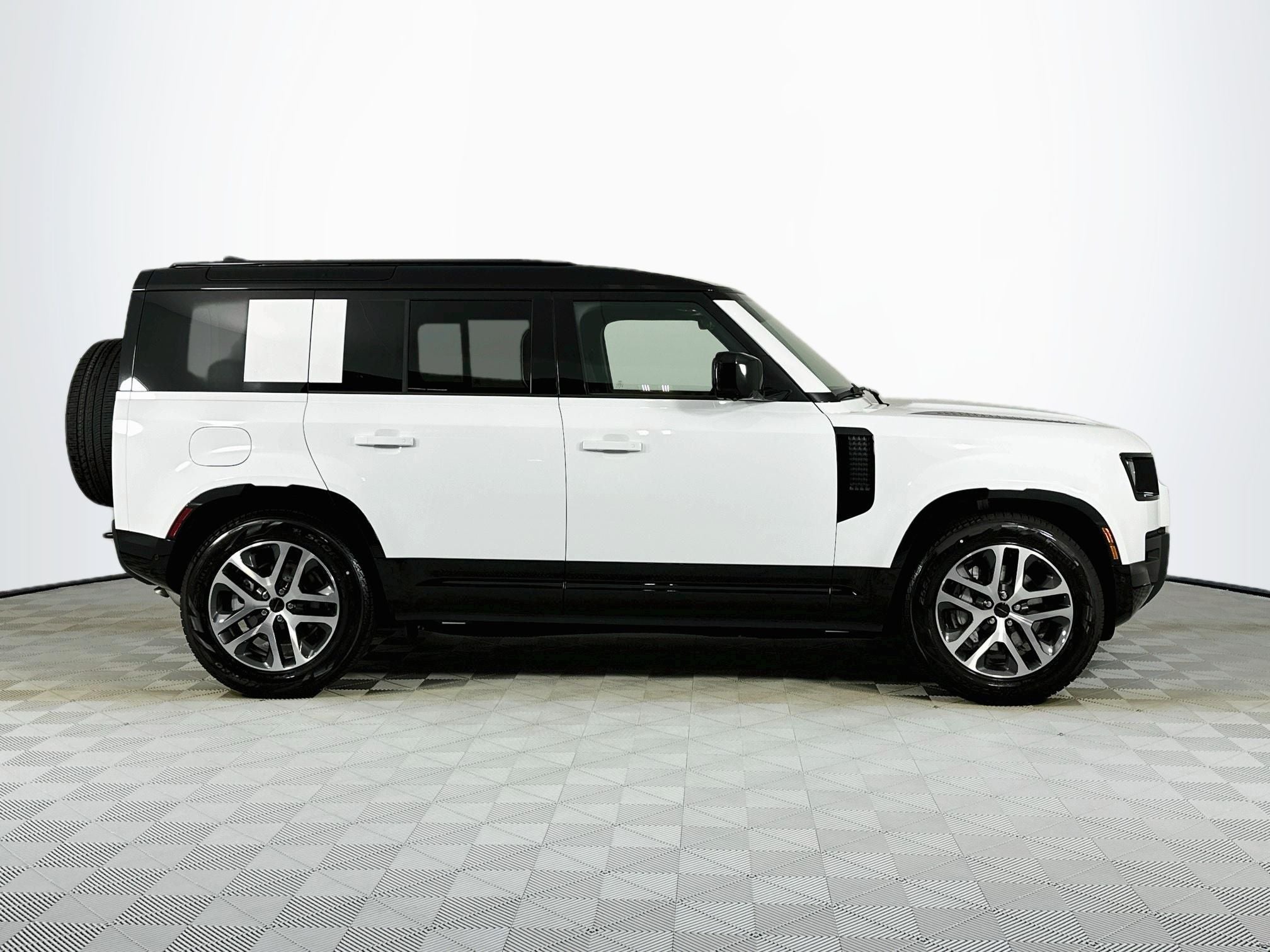 2026 Land Rover Defender 110 X-Dynamic SE