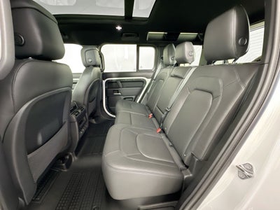 2026 Land Rover Defender 110 X-Dynamic SE