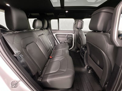 2026 Land Rover Defender 110 X-Dynamic SE