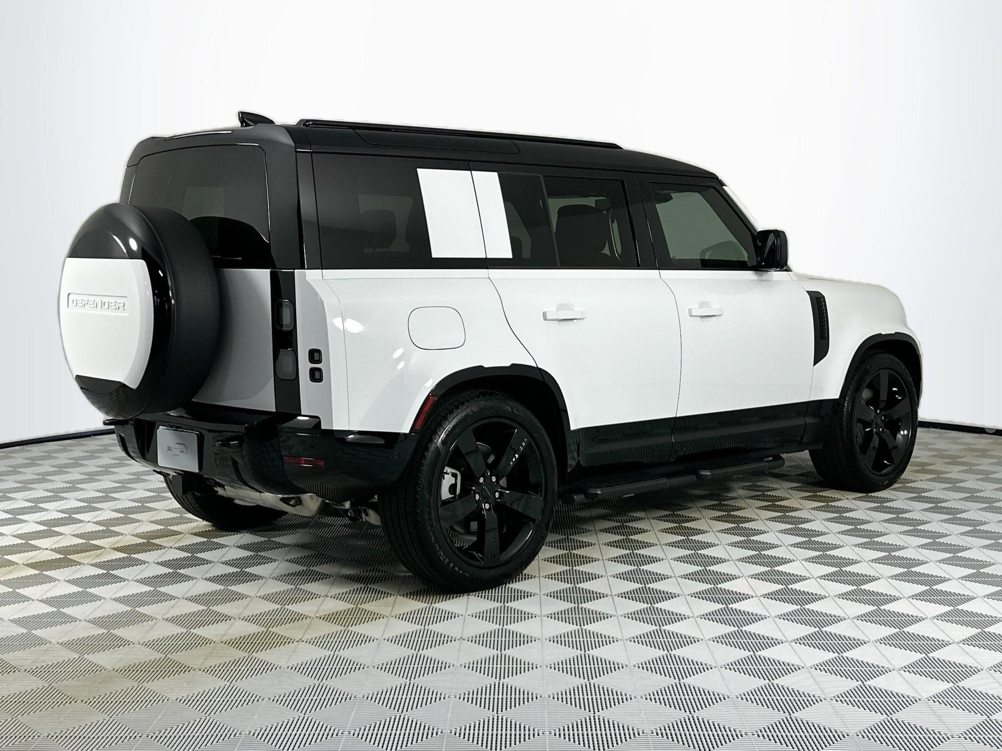 2026 Land Rover Defender 110 X-Dynamic SE