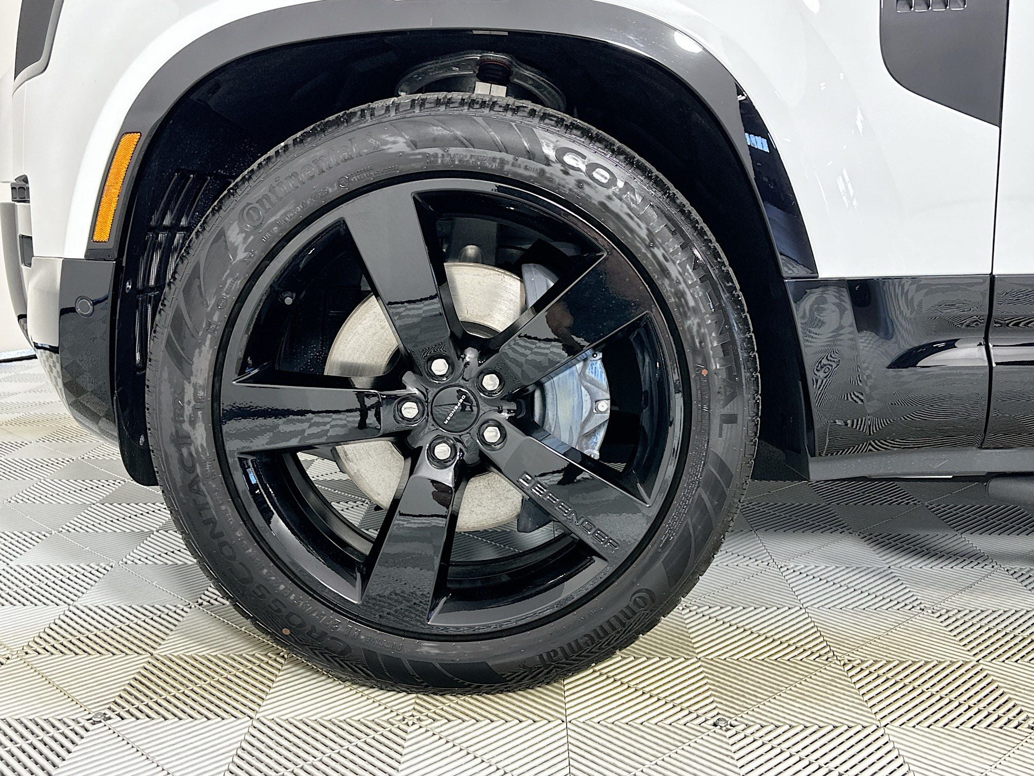 2026 Land Rover Defender 110 X-Dynamic SE