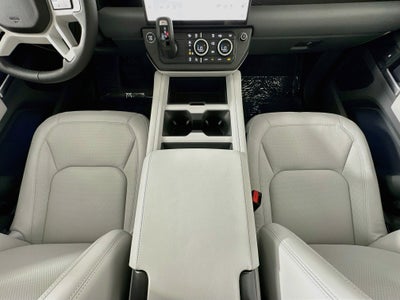 2026 Land Rover Defender 110 X-Dynamic SE