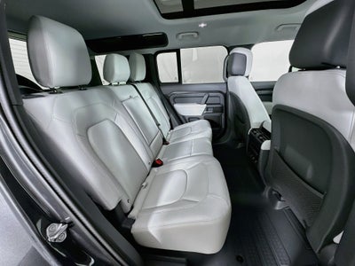 2026 Land Rover Defender 110 X-Dynamic SE