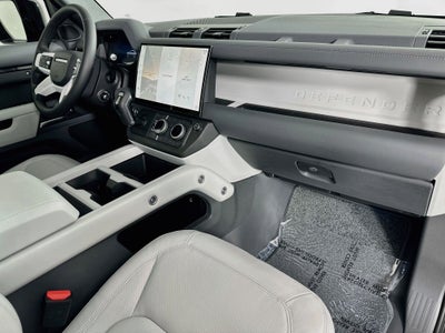 2026 Land Rover Defender 110 X-Dynamic SE