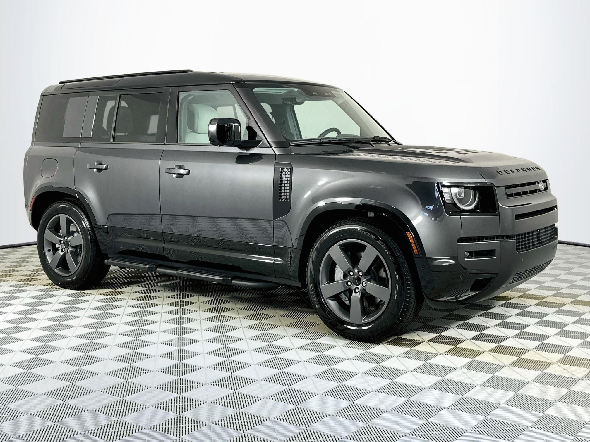 2026 Land Rover Defender 110 X-Dynamic SE
