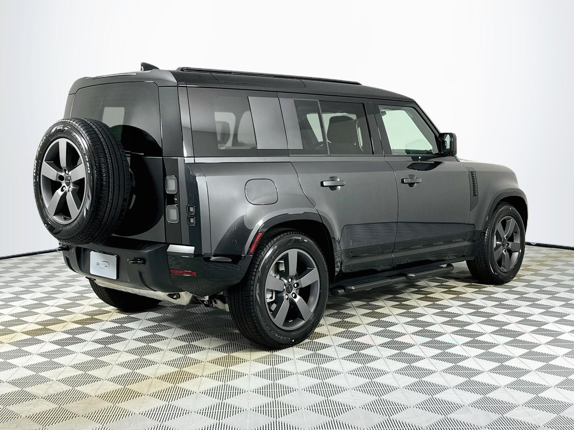 2026 Land Rover Defender 110 X-Dynamic SE