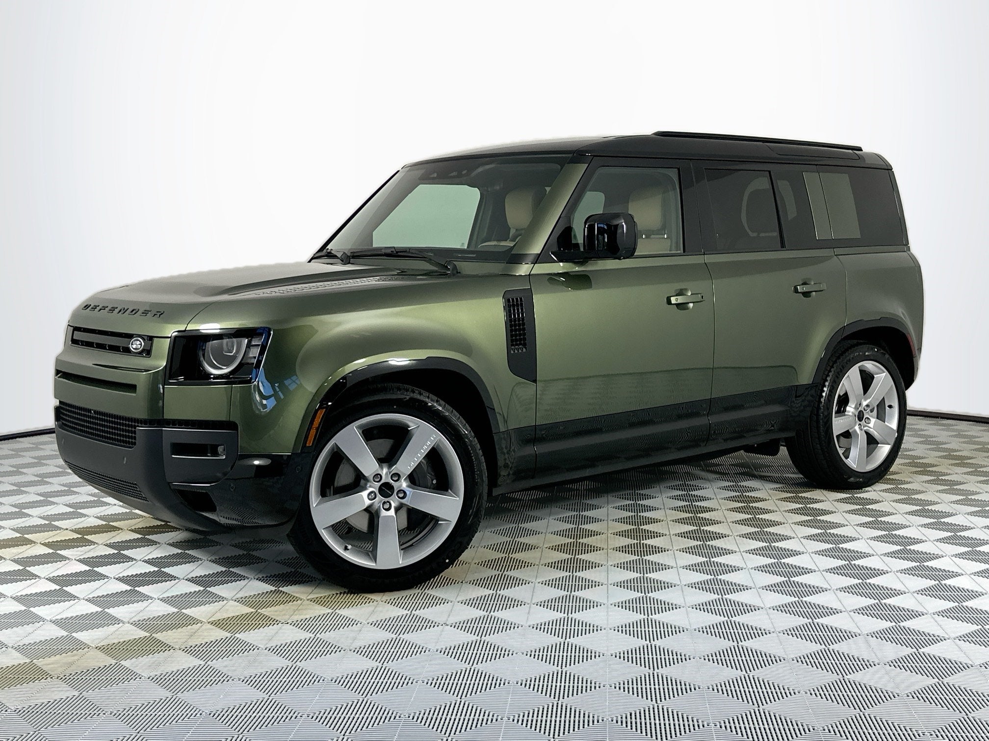 2026 Land Rover Defender 110 X-Dynamic SE