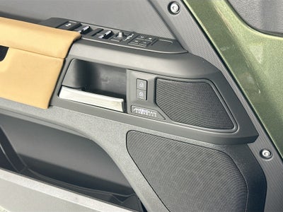 2026 Land Rover Defender 110 X-Dynamic SE