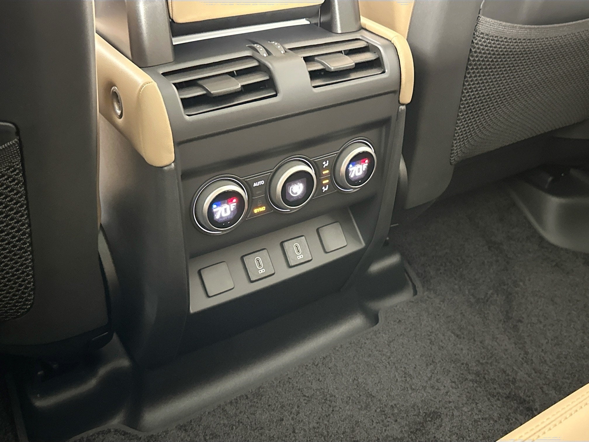 2026 Land Rover Defender 110 X-Dynamic SE