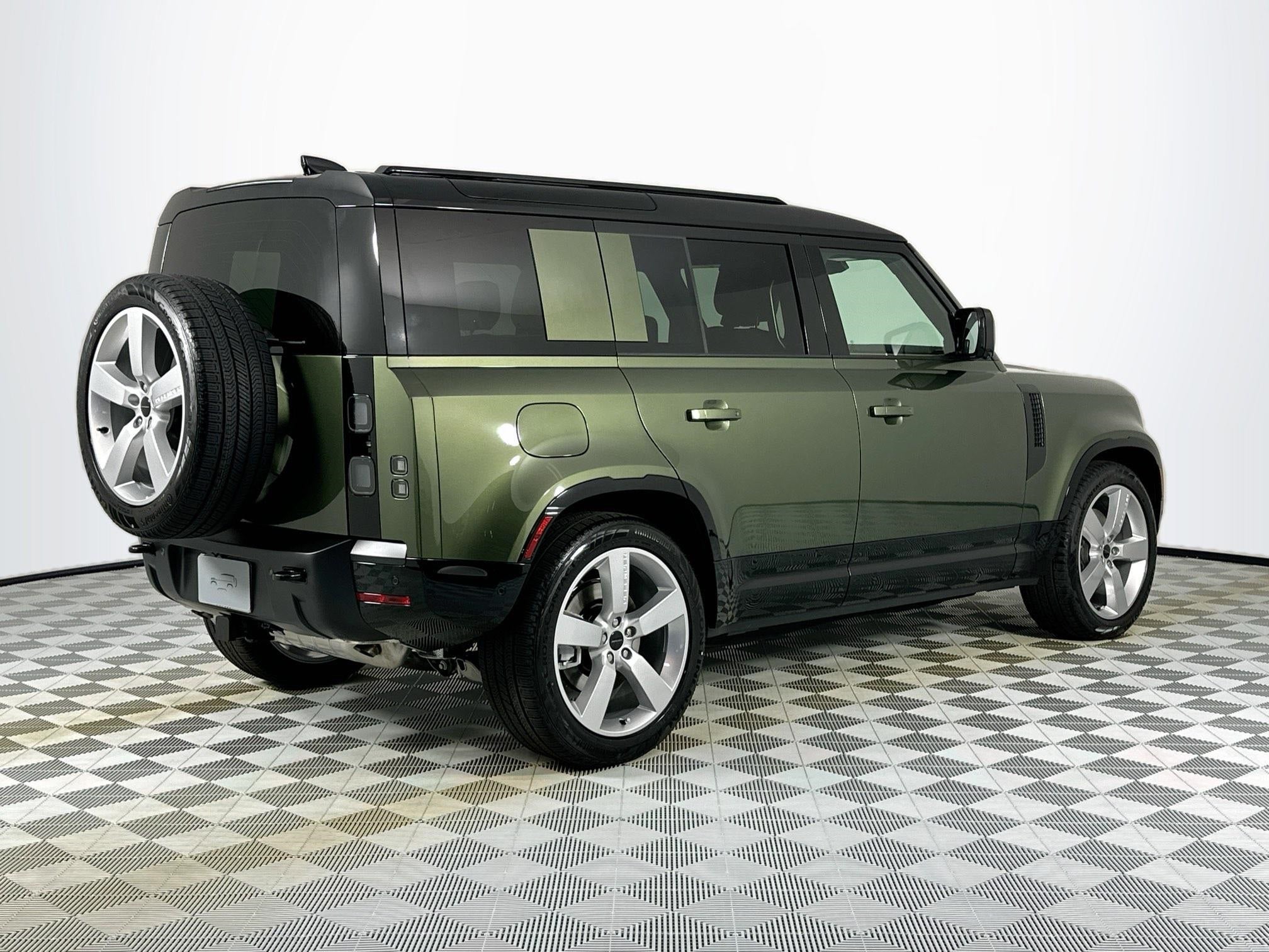2026 Land Rover Defender 110 X-Dynamic SE
