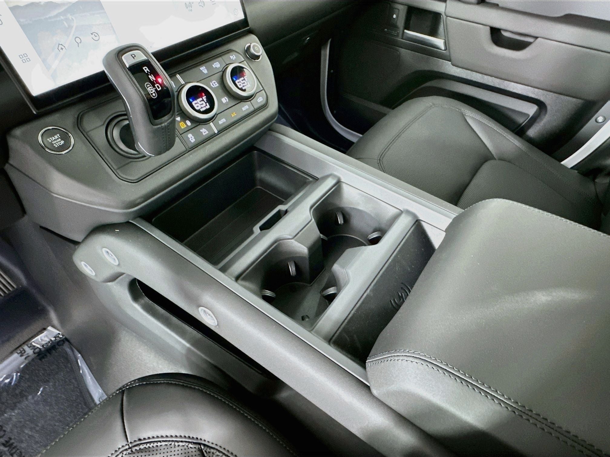 2026 Land Rover Defender 110 X-Dynamic SE