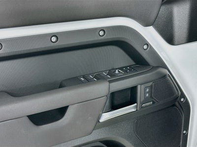 2026 Land Rover Defender 110 X-Dynamic SE