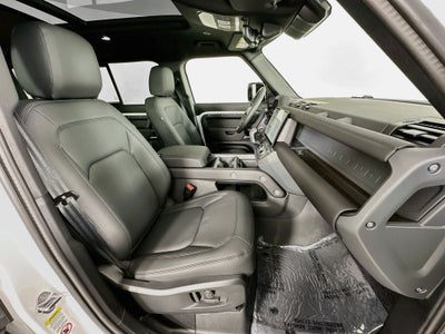 2026 Land Rover Defender 110 X-Dynamic SE