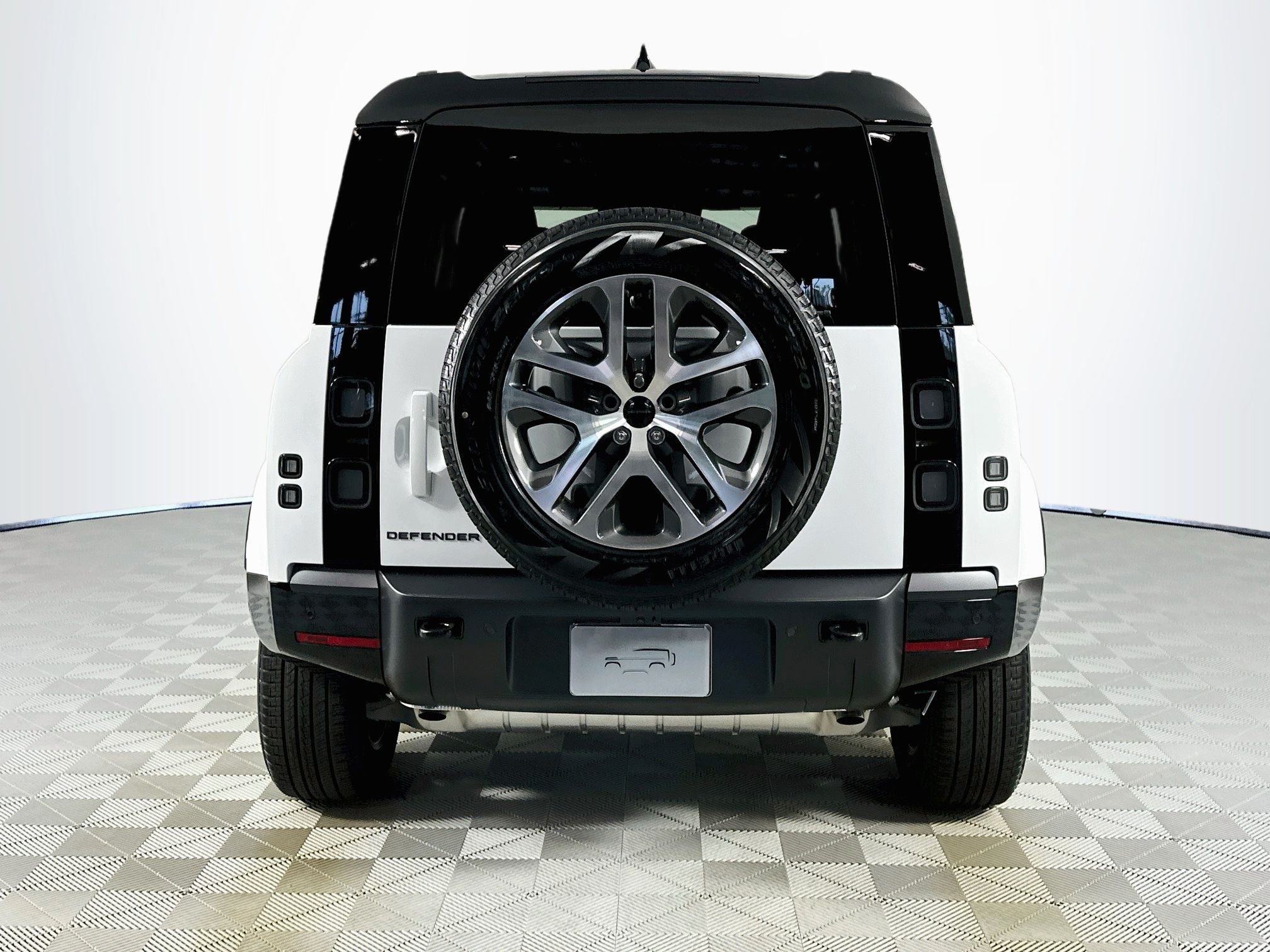 2026 Land Rover Defender 110 X-Dynamic SE