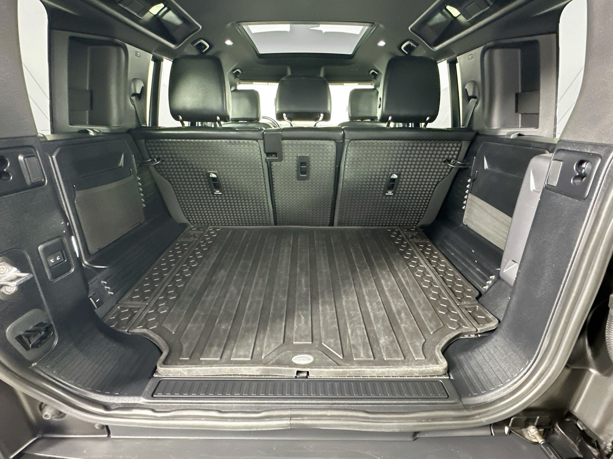 2024 Land Rover Defender 110 X-Dynamic SE