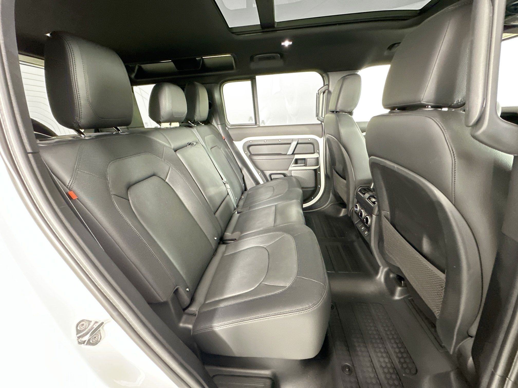 2024 Land Rover Defender 110 X-Dynamic SE