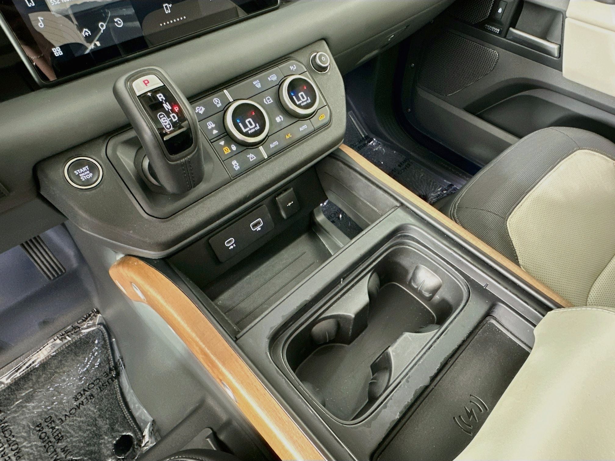2024 Land Rover Defender 110 X-Dynamic SE