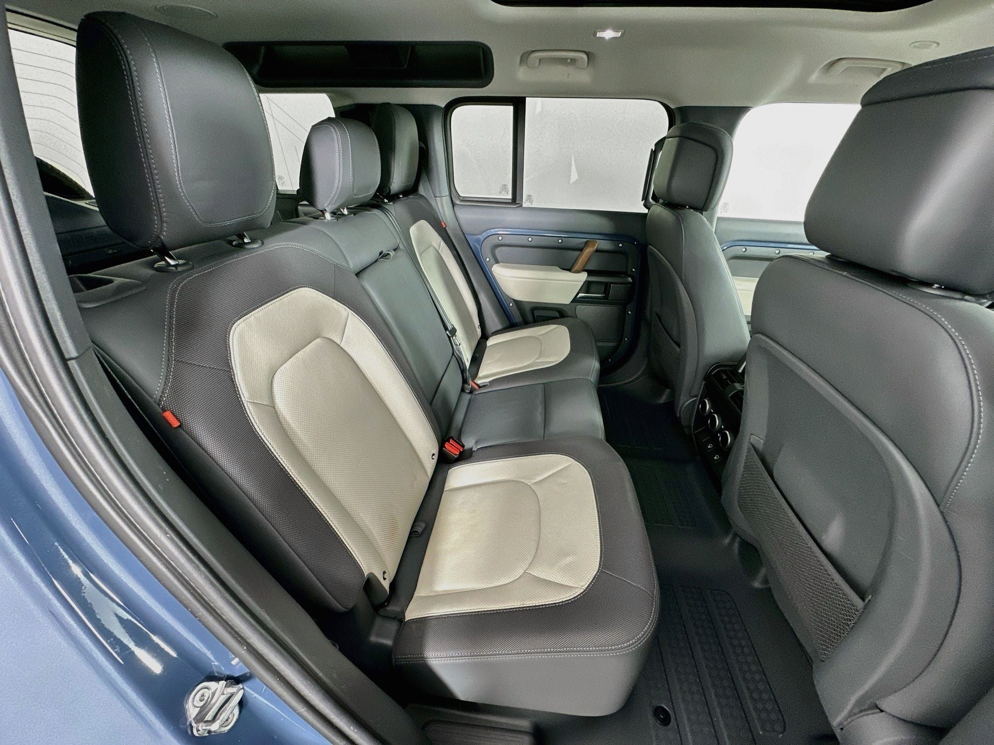 2024 Land Rover Defender 110 X-Dynamic SE