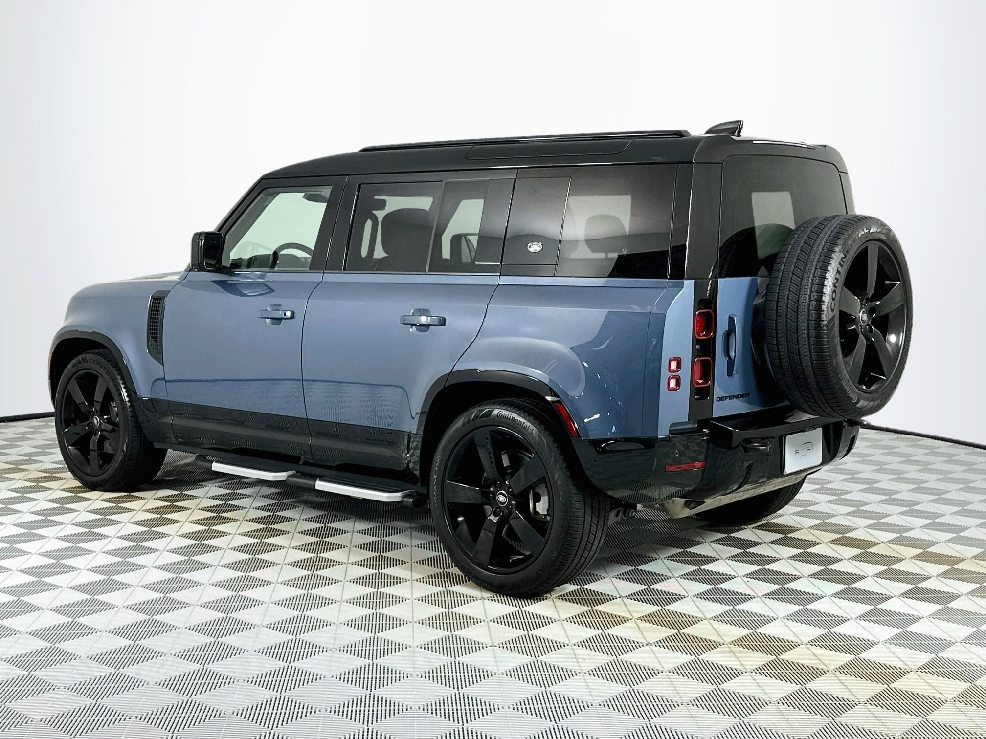 2024 Land Rover Defender 110 X-Dynamic SE