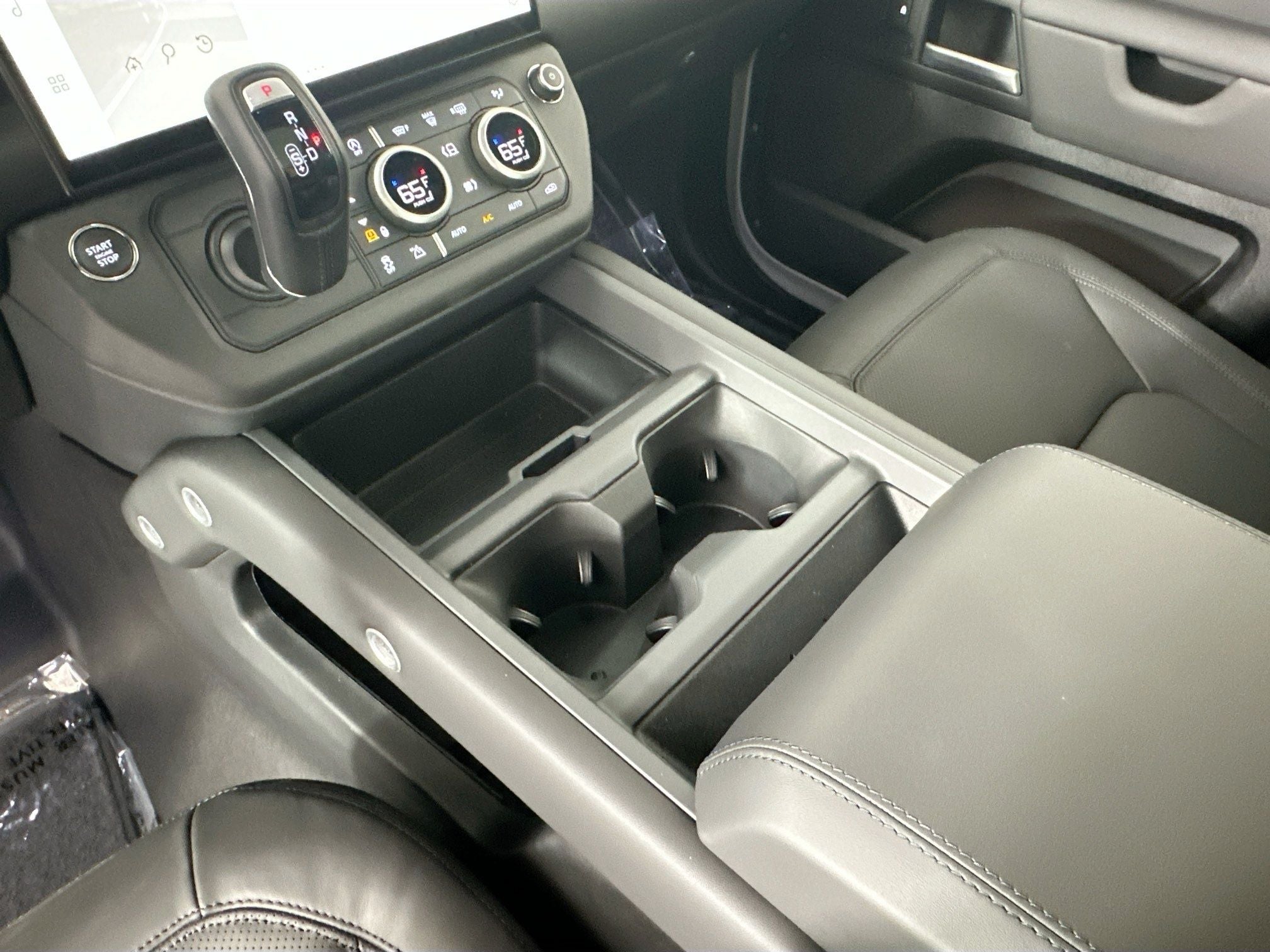 2026 Land Rover Defender 110 X-Dynamic SE