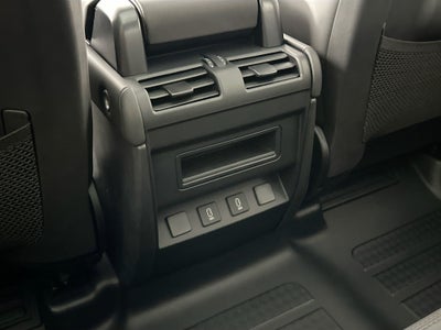 2026 Land Rover Defender 110 X-Dynamic SE