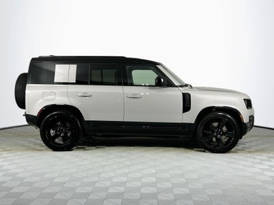 2026 Land Rover Defender 110 X-Dynamic SE