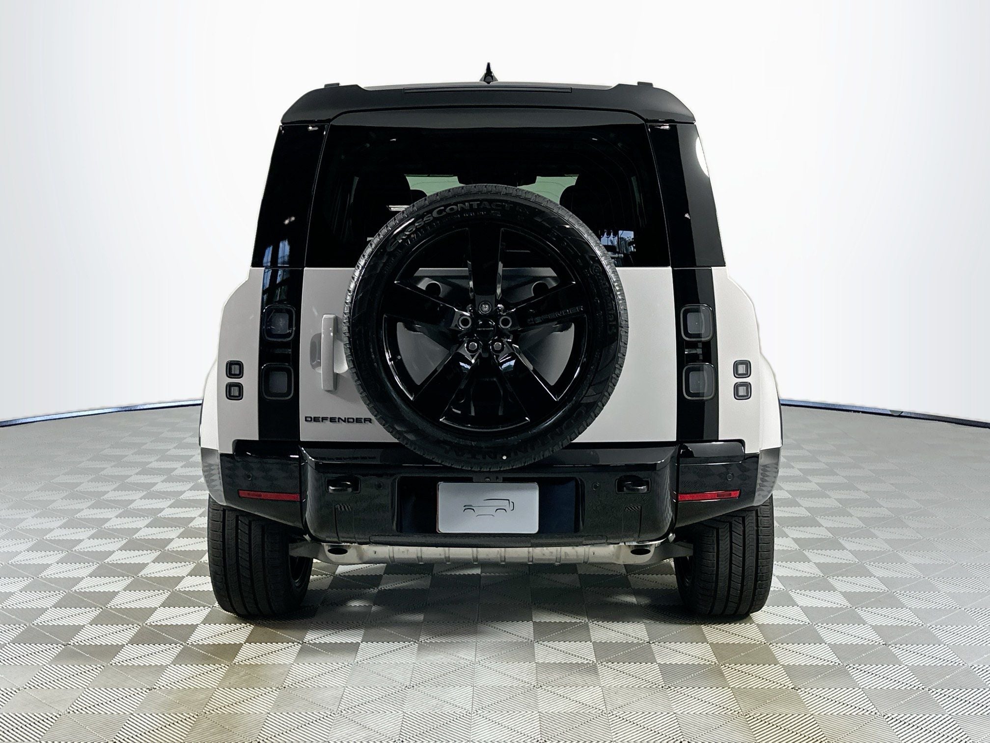 2026 Land Rover Defender 110 X-Dynamic SE