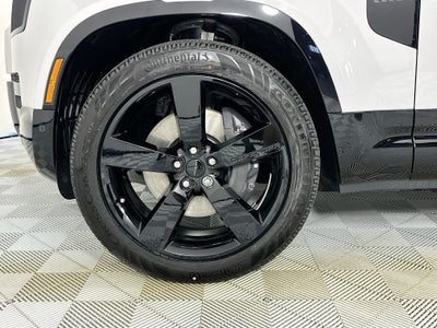 2026 Land Rover Defender 110 X-Dynamic SE