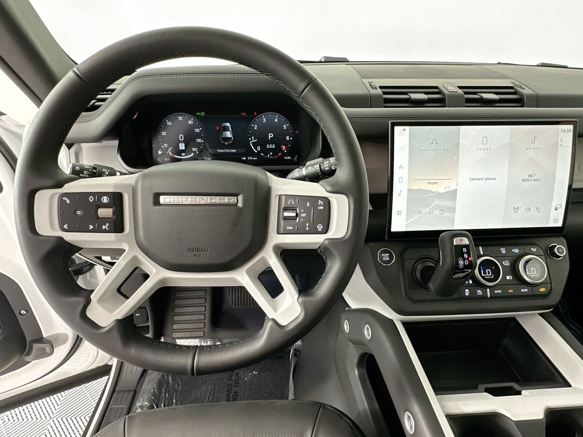 2026 Land Rover Defender 110 X-Dynamic SE