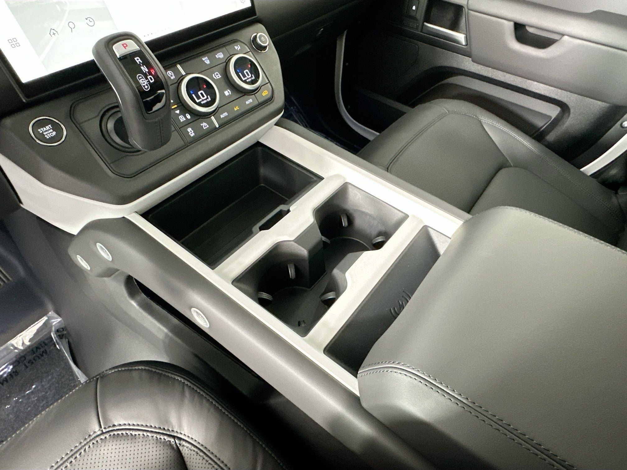 2026 Land Rover Defender 110 X-Dynamic SE