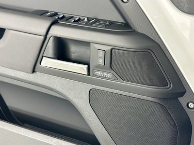 2026 Land Rover Defender 110 X-Dynamic SE