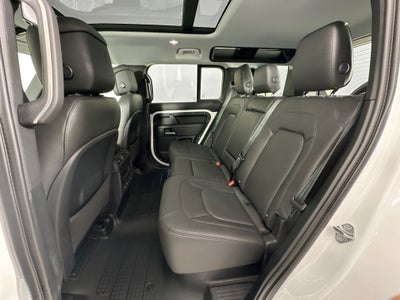2026 Land Rover Defender 110 X-Dynamic SE