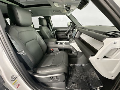 2026 Land Rover Defender 110 X-Dynamic SE