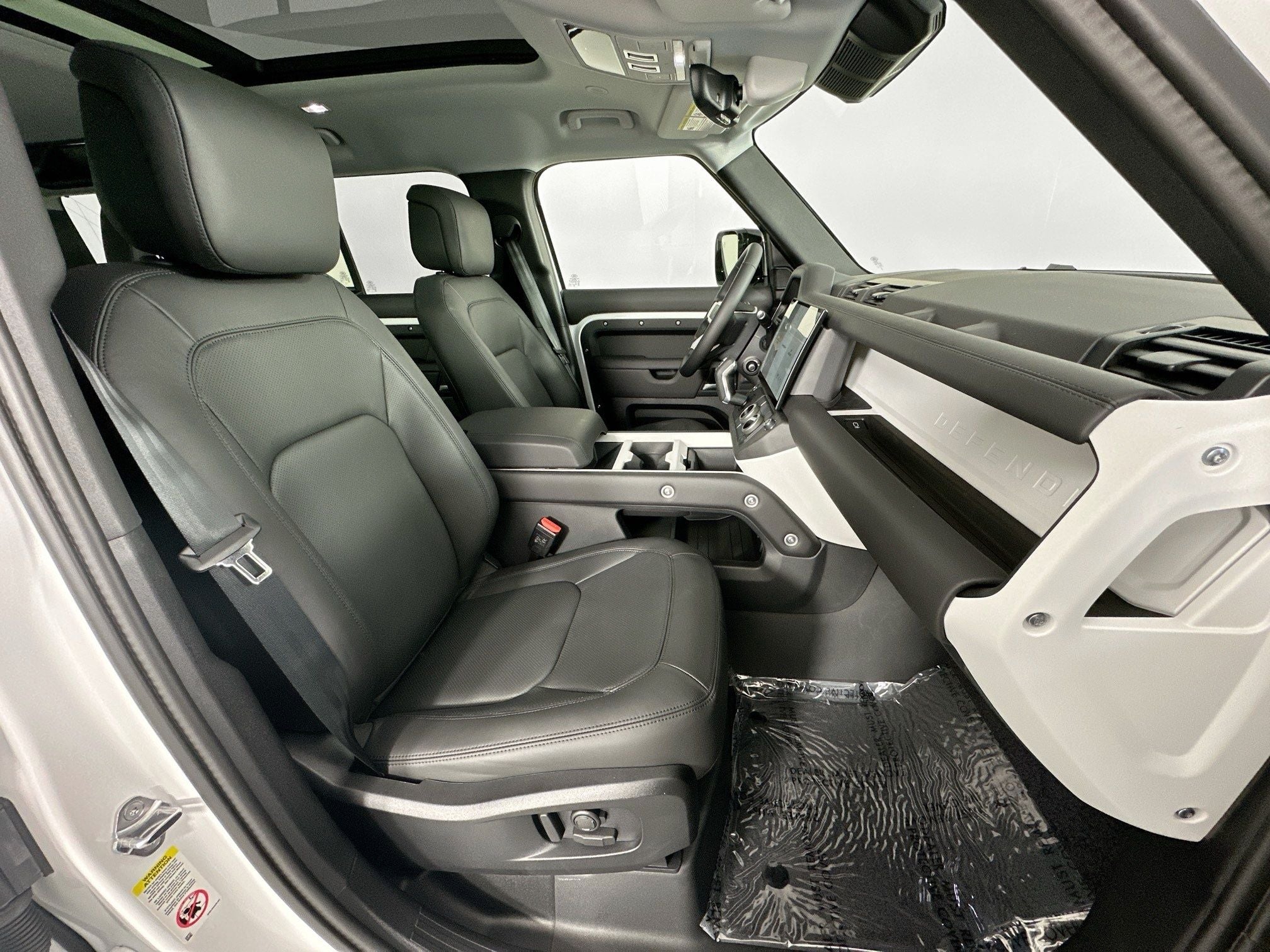 2026 Land Rover Defender 110 X-Dynamic SE