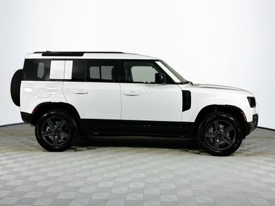 2026 Land Rover Defender 110 X-Dynamic SE