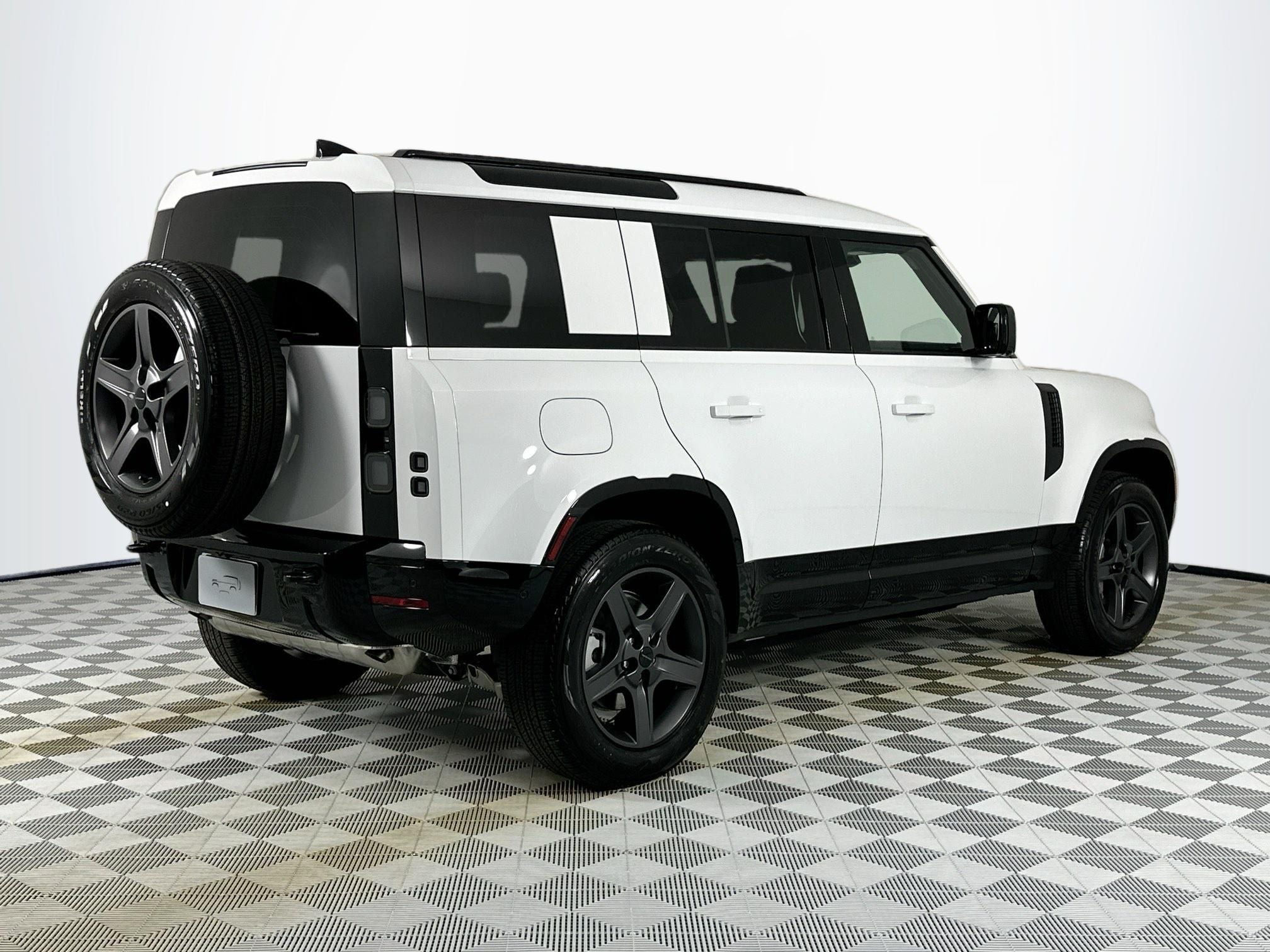 2026 Land Rover Defender 110 X-Dynamic SE