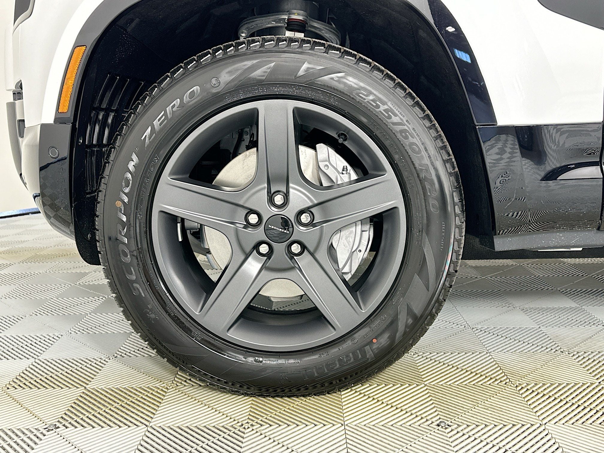 2026 Land Rover Defender 110 X-Dynamic SE