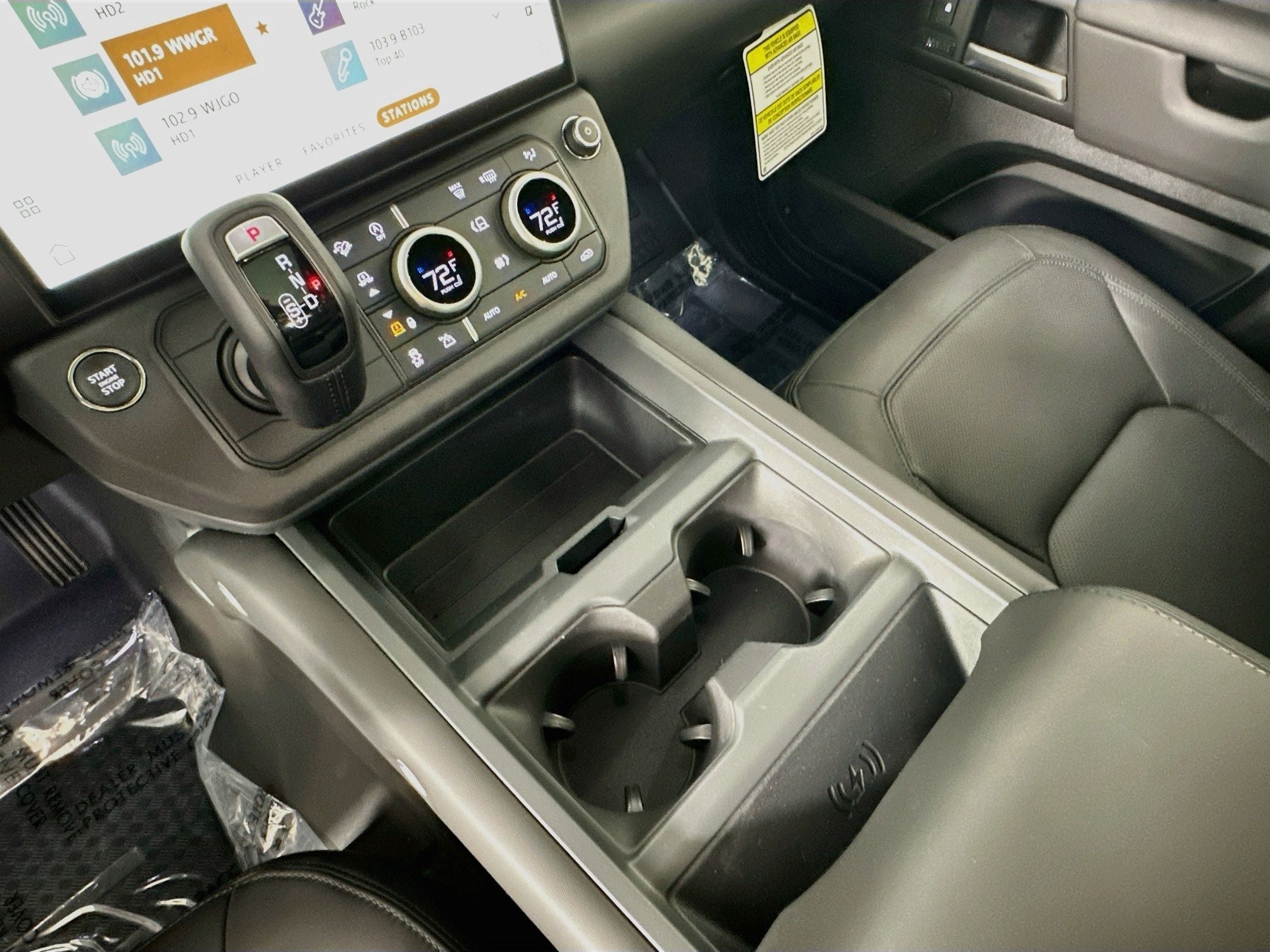 2026 Land Rover Defender 110 X-Dynamic SE